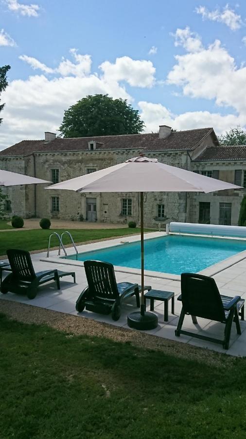 Domaine De Bourgville Monts-sur-Guesnes Kültér fotó